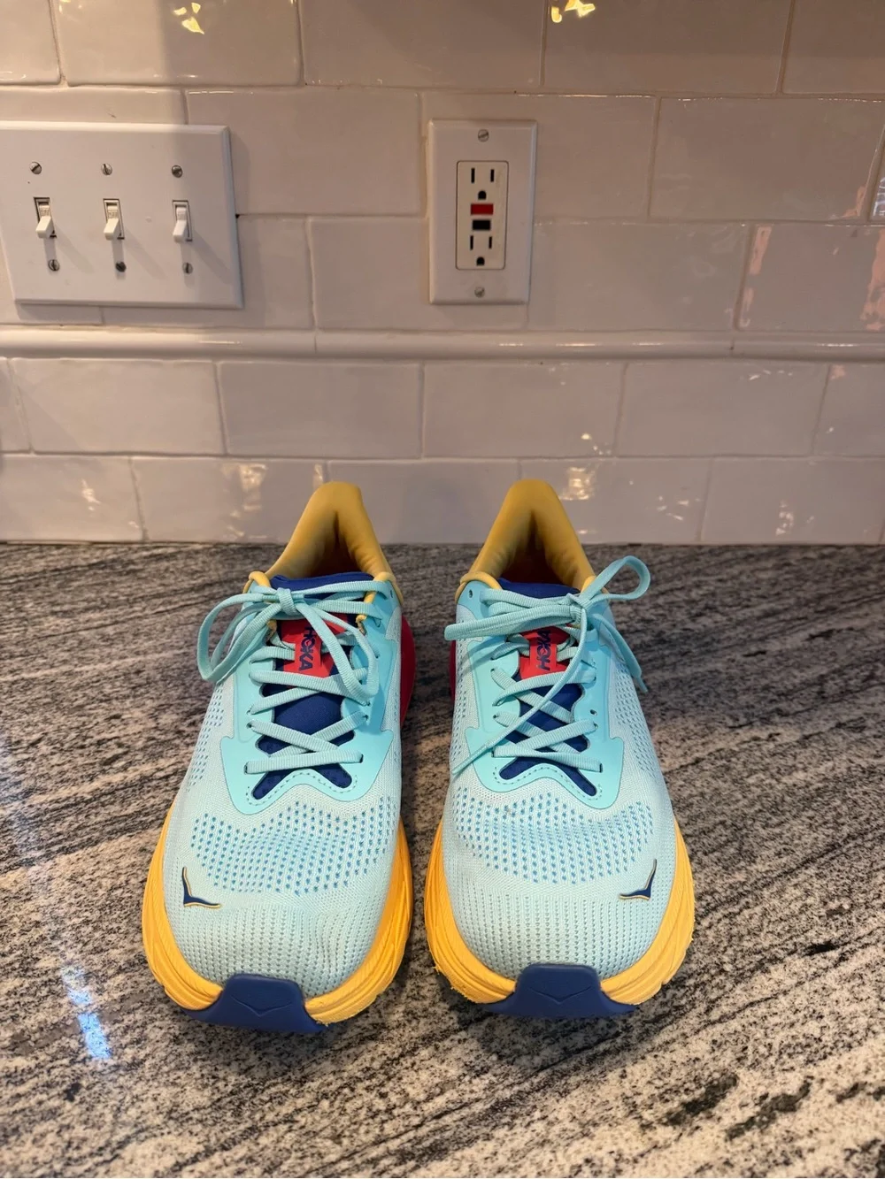Men’s Hoka Arahi 7 Size 10.5